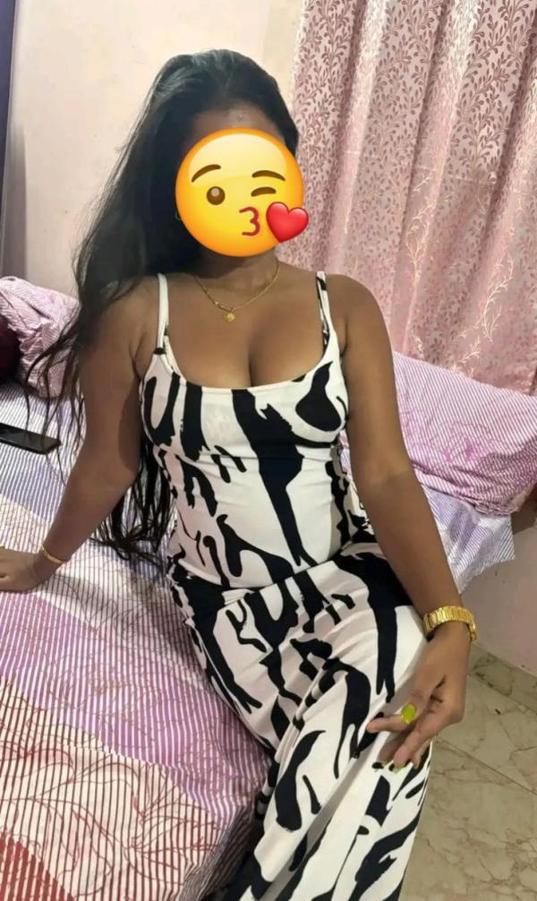 Image of DECENT AND HOT  GIRL AT bambalapitiya බම්බලපිටිය