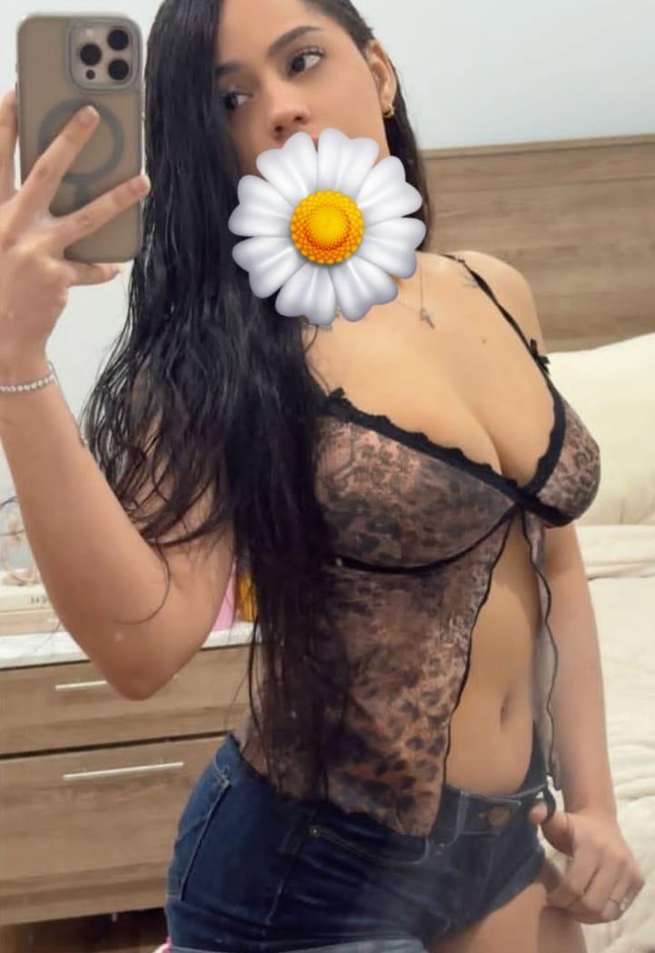 Image of Satisfying cam show