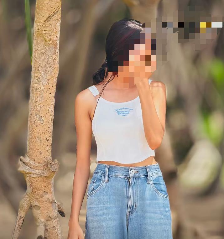 Image of SLIM GIRL 22 YEARS OLD