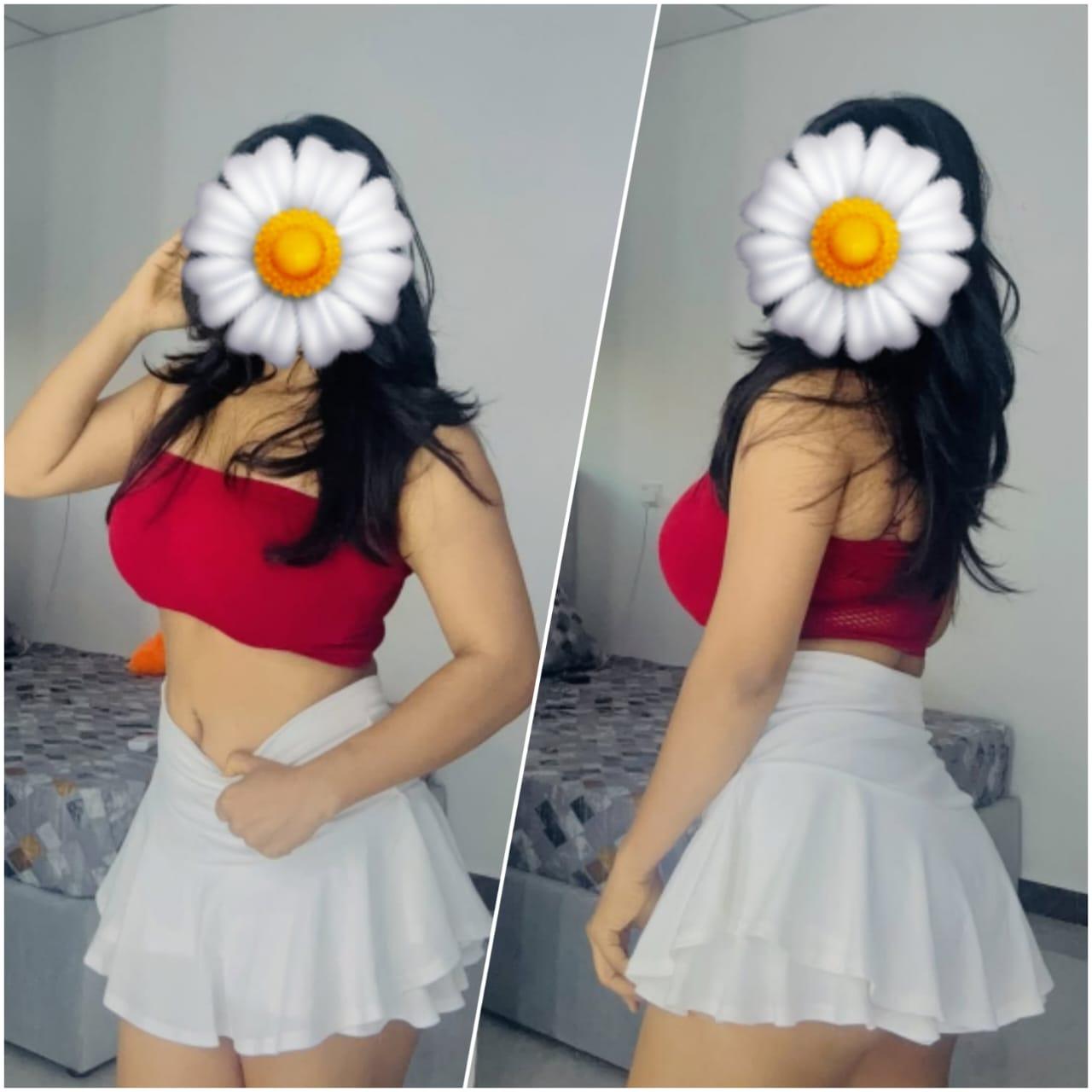 Image of පොටෝ එකේ ඉන්න පොඩි නංගි බබාගෙන් ඇග හිරිවැටිලා යන්න සැපක් ගන්න ආසයිද ළමයි.. 🫣  ඔයාවත් අවුස්සලා.. මාවත් අවුස්සන ගමන් ගමු පැටියෝ සුපිරි සැපක් 😋