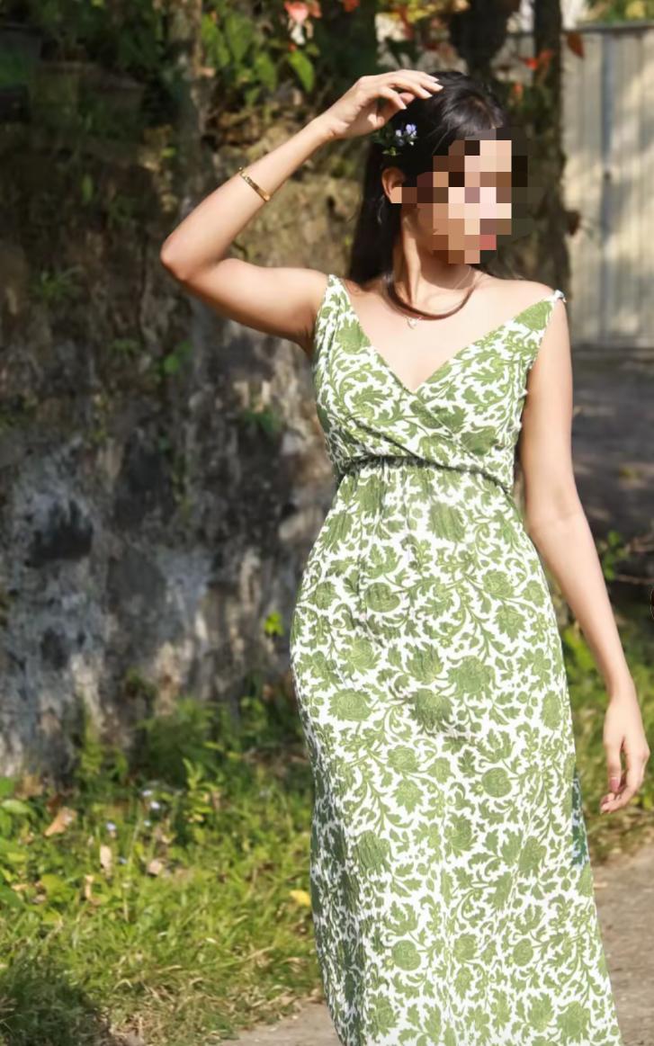 Image of SLIM GIRL 22 YEARS OLD