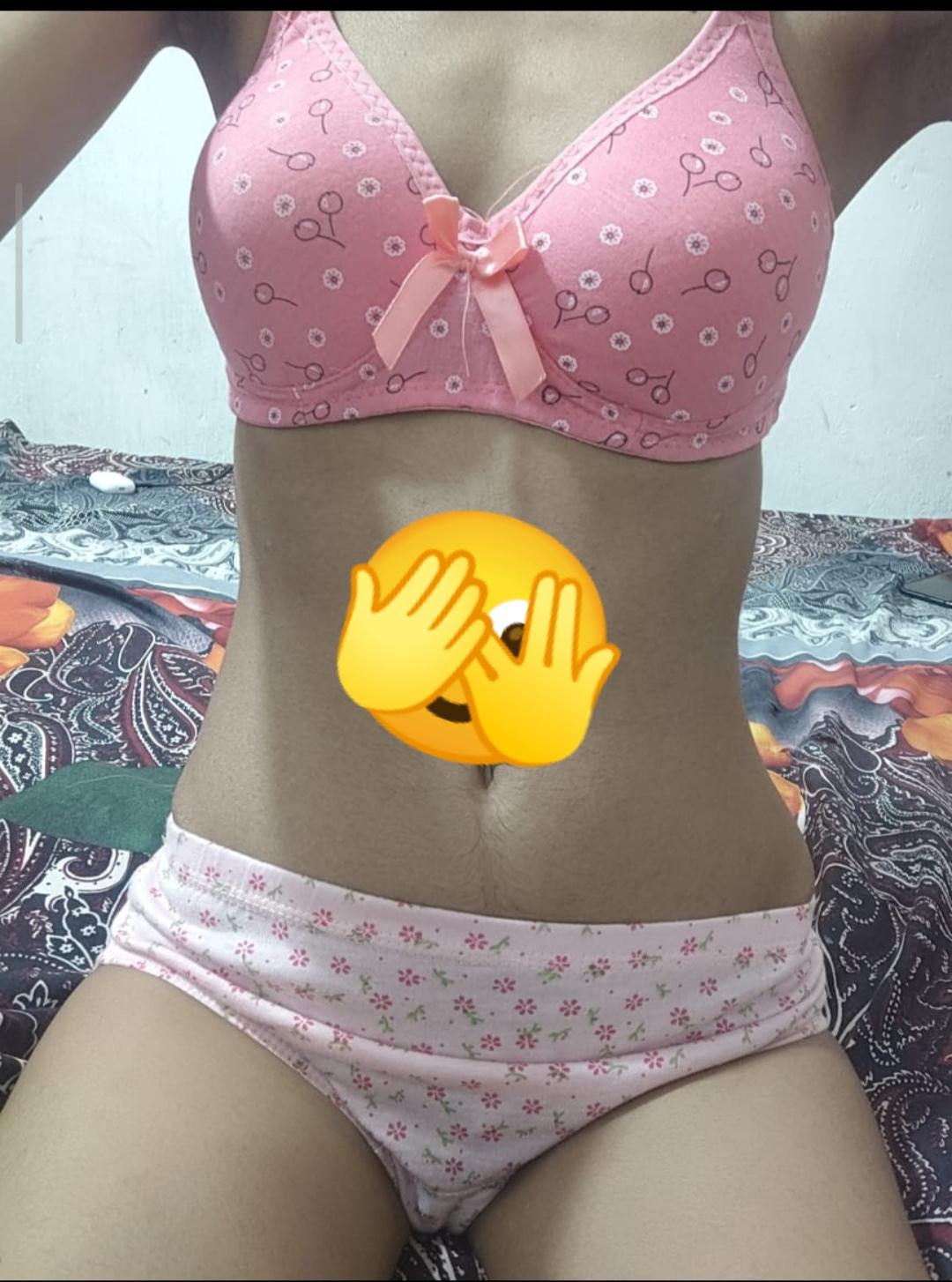 Image of New slim Muslim girl 😁 verify girl I'm good sevice for you