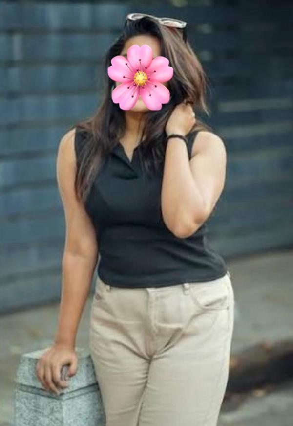 Image of 🦄 Hi sir im Abhi (Tamil girl )     White skin young girl 🦄 This is my real photo 💯 🦄 Age 23 ( unmarried )தெஹிவளை, வெள்ளவத்த📍  🦄அழகான தமிழ் பெண்  💯Real photo 🦄 6000/- Full service  📞 0743230556 🦄 Dehiwala, Mount Laivinia