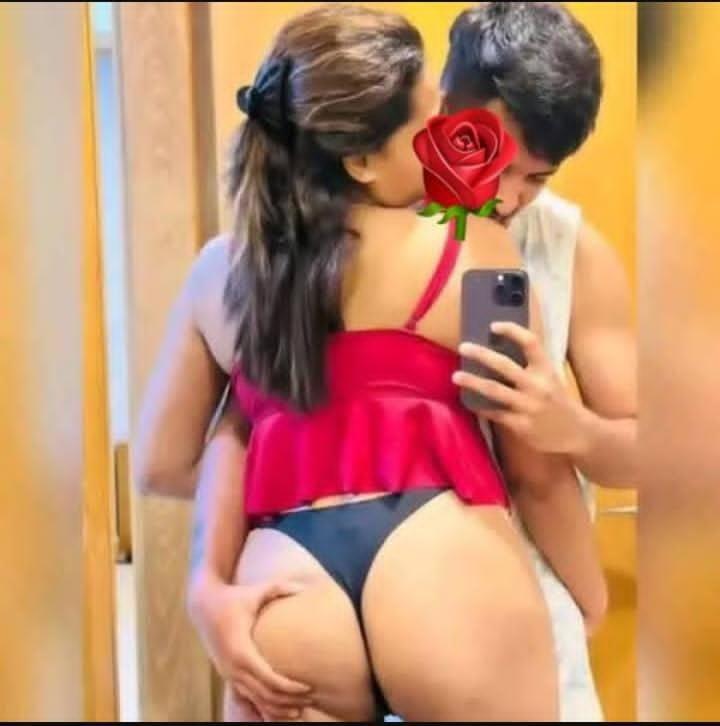 Image of Couple and singel