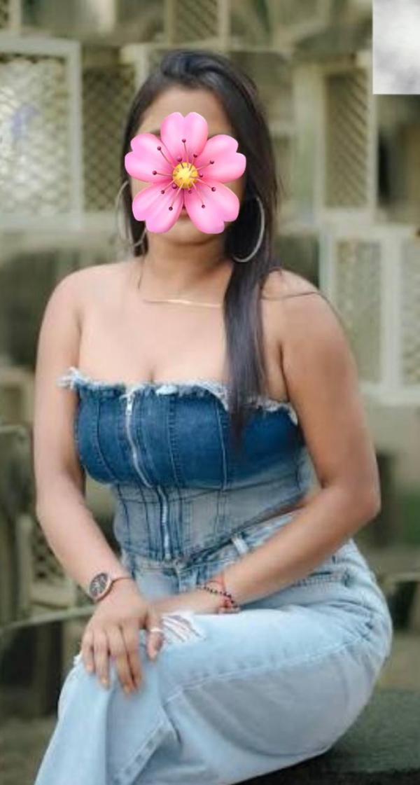 Image of 💯Real Photo. Am real tamil girl🏮  கல்கிஸ்ஸ தேஹிவல  🌹வயது 23  சின்ன பிள்ளை  மெல்லிய பிள்ளை🌹Hi Sir Am Puja 🌹 (age 23) 🌹Full service 6000/= genuine service  (Tamil, English, Sinhala  ok) 0742957716