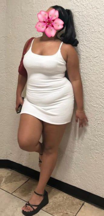 Image of 🥰 Available with Room Full service  RS = 6500/= ✅ 👉 with Room  ANAL OK 👉 RS= 10000/= ✅ 💯 රියල් පොටෝ දාල තියෙන්නේ💯 👉 Today in 👉 seeduwa /katunayka /Liyanagemulla