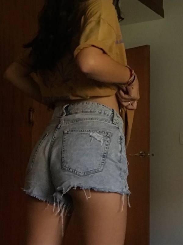 Image of ☘️🪷🌸🪻  BORELLA COLOMBO   APARTMENT ROOM BEAUTIFUL GIRL 6000 ❤️🌸💕