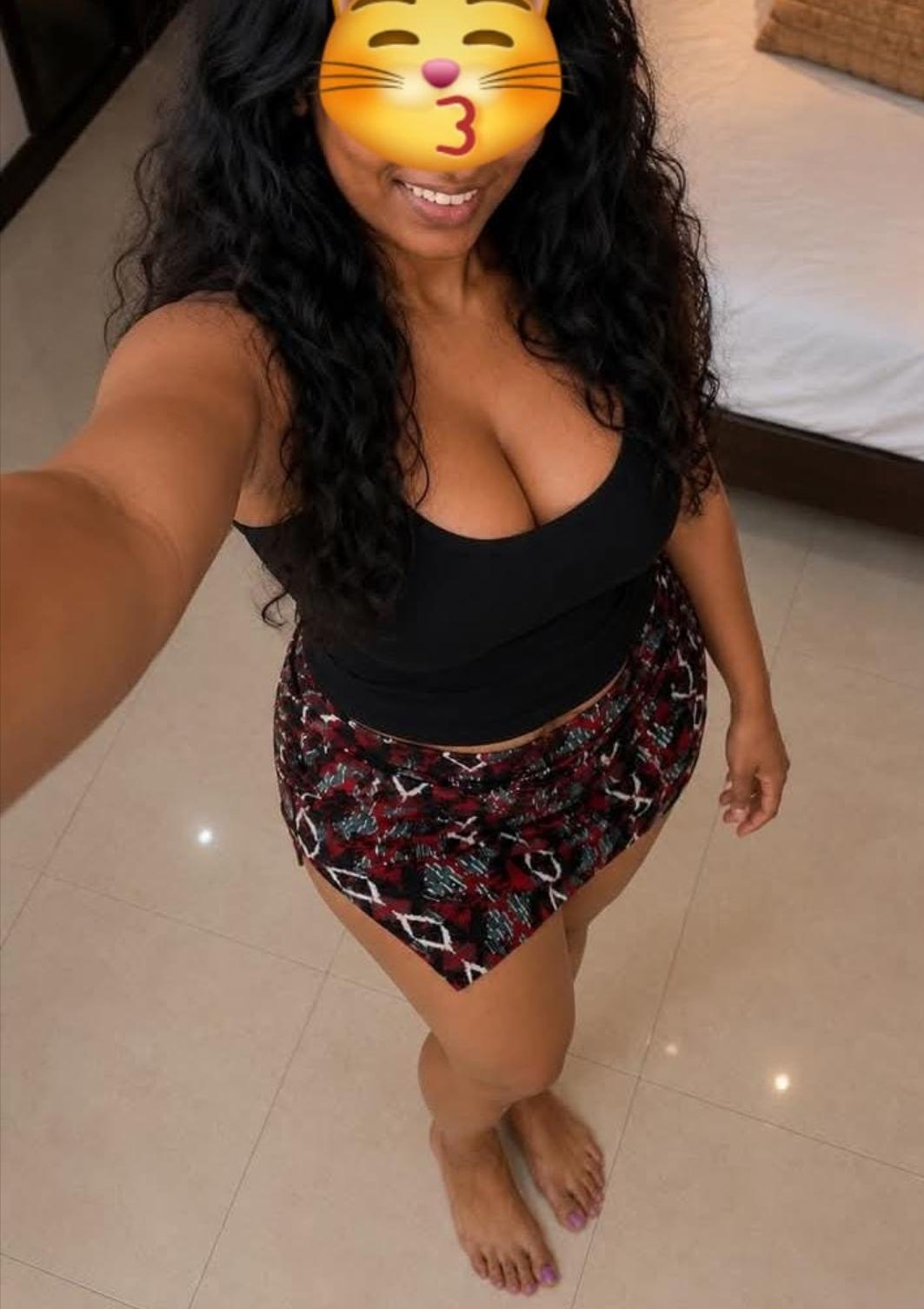 Image of 💫💖 𝐋𝐈𝐕𝐄 𝐂𝐀𝐌 𝐒𝐇𝐎𝐖 WITH FULL FACE 🌹 N I C E  GIRL💃 දෙපාරක් ගන්න හිතෙන ලයිව් කැම් ශො එකක්💛💚 🛟🫦🫵