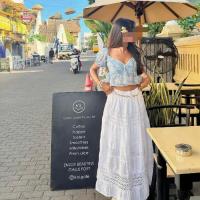 Image of SLIM GIRL 22 YEARS OLD listing image